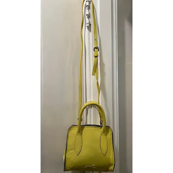 Bimba Y Lola Small Crossbody Bag in Yellow with a Black trim✨ - Picture 8 of 10